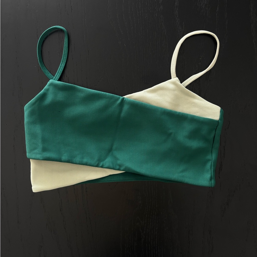 WILO green sports bra